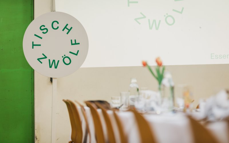Tisch Zwölf